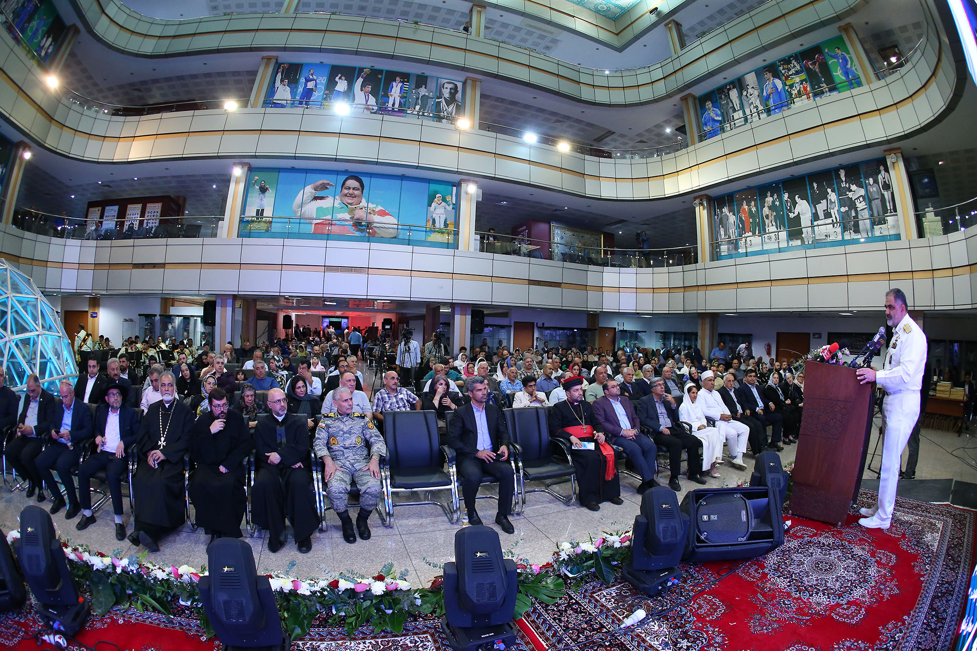 بزرگداشت شهدای ادیان الهی و مراسم تجلیل از خانواده شهدای ورزشکار 4