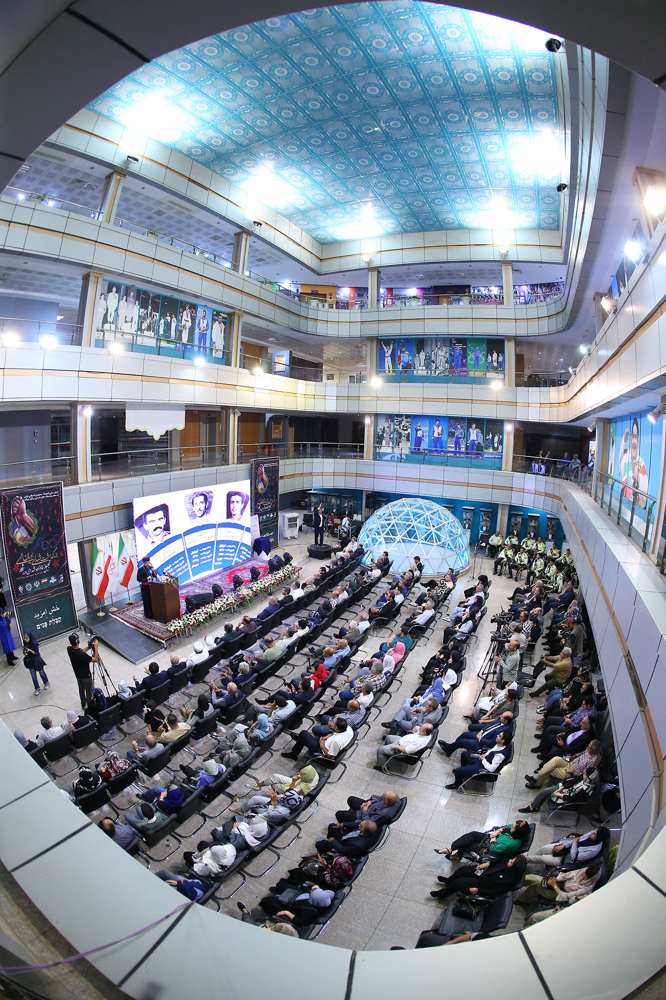 بزرگداشت شهدای ادیان الهی و مراسم تجلیل از خانواده شهدای ورزشکار 12