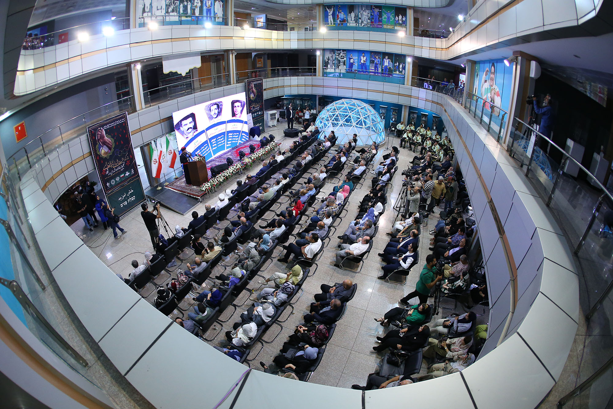 بزرگداشت شهدای ادیان الهی و مراسم تجلیل از خانواده شهدای ورزشکار 13