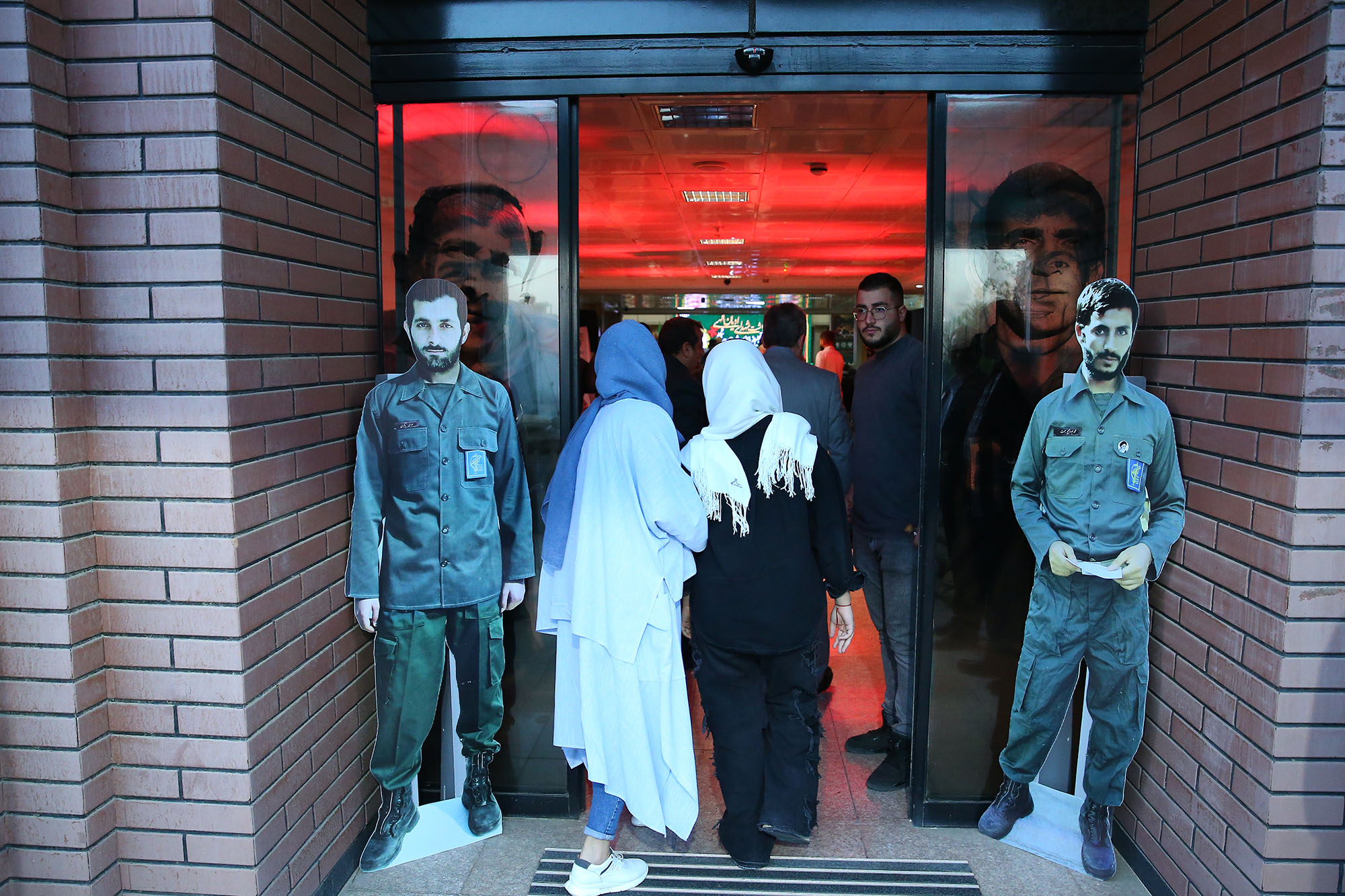 بزرگداشت شهدای ادیان الهی و مراسم تجلیل از خانواده شهدای ورزشکار 22