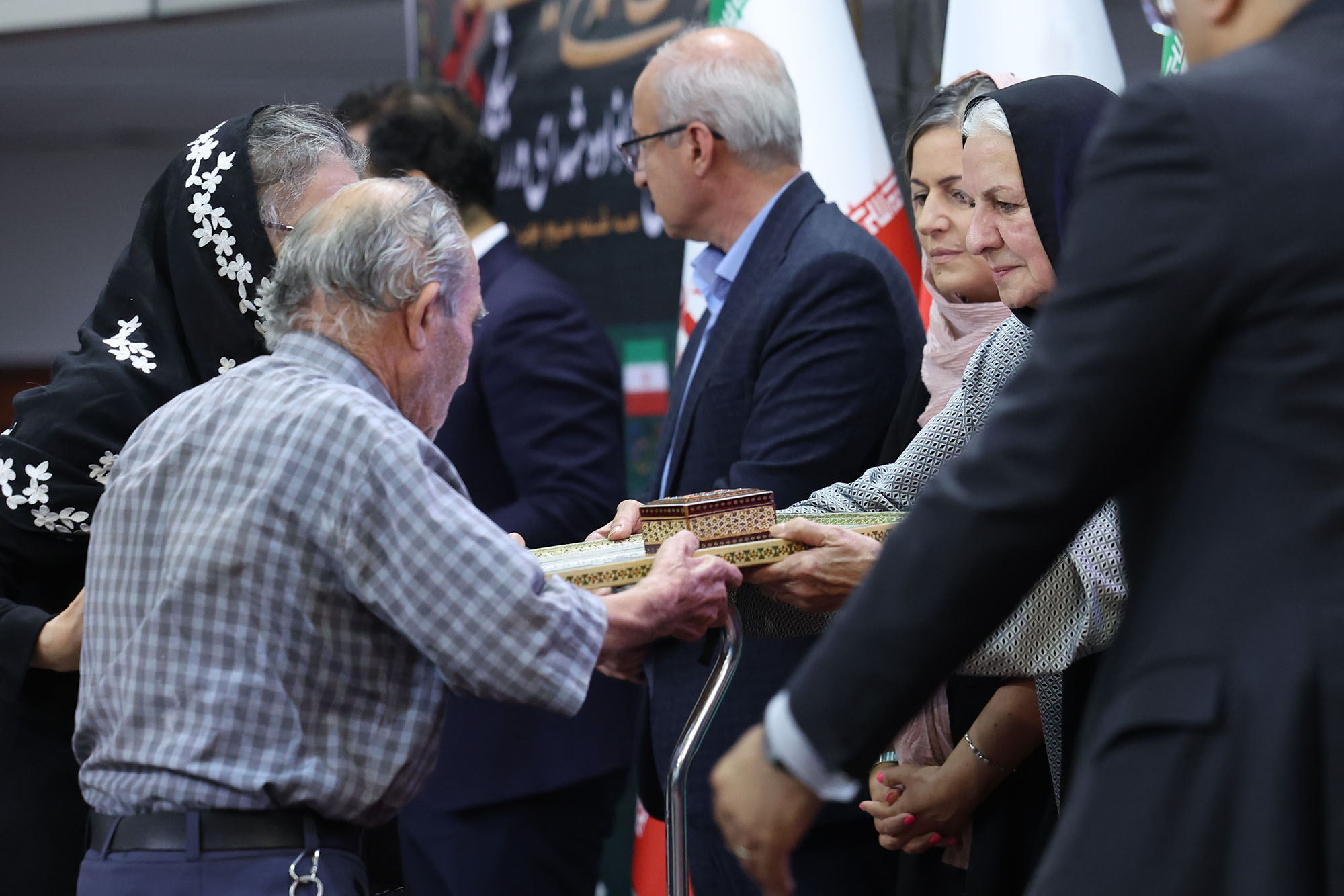 بزرگداشت شهدای ادیان الهی و مراسم تجلیل از خانواده شهدای ورزشکار 25