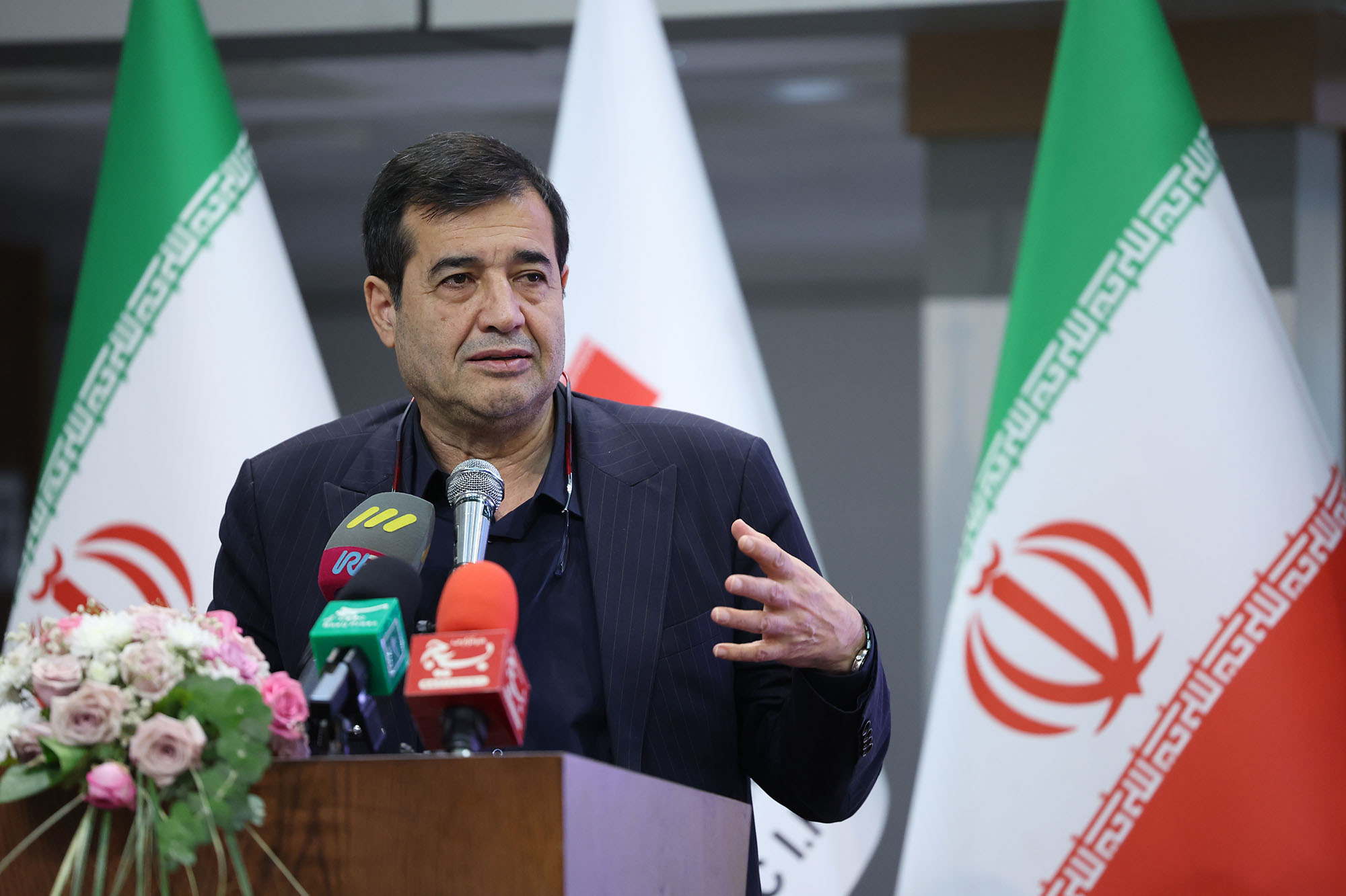 بزرگداشت شهدای ادیان الهی و مراسم تجلیل از خانواده شهدای ورزشکار 40