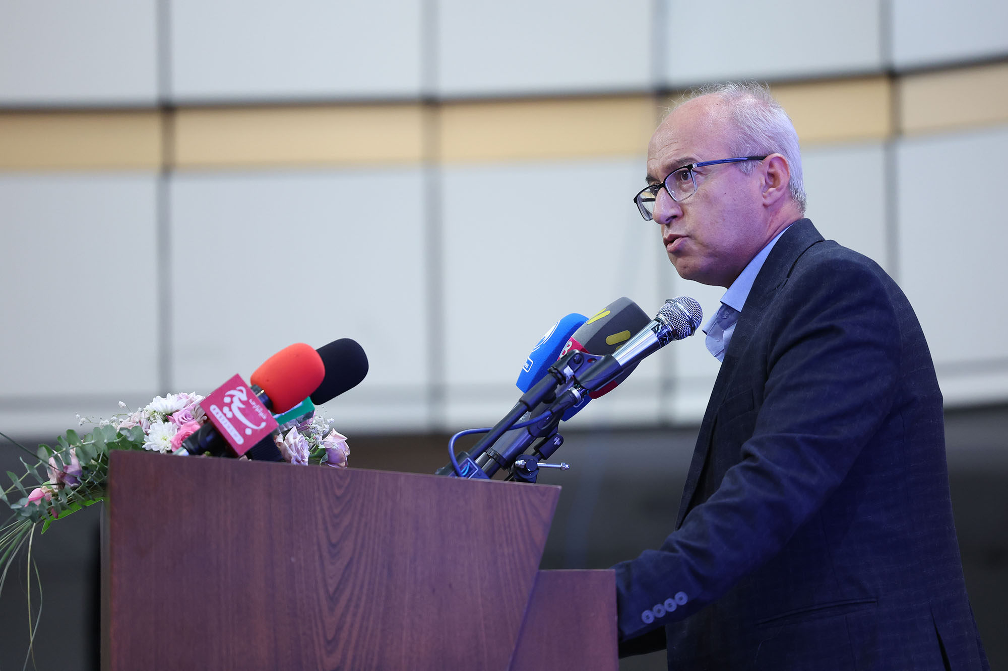 بزرگداشت شهدای ادیان الهی و مراسم تجلیل از خانواده شهدای ورزشکار 62