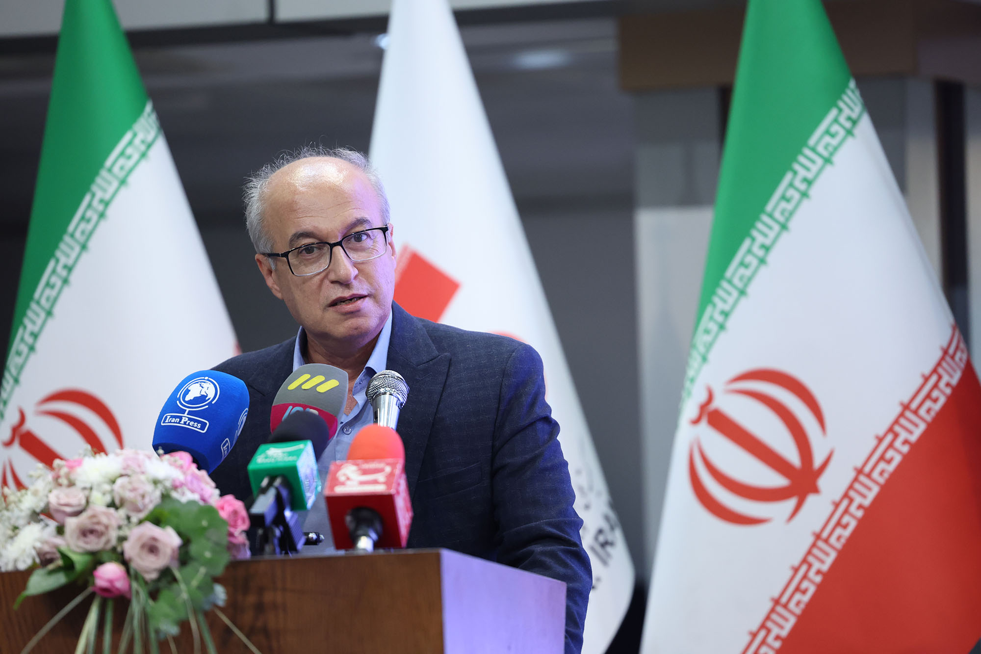 بزرگداشت شهدای ادیان الهی و مراسم تجلیل از خانواده شهدای ورزشکار 64