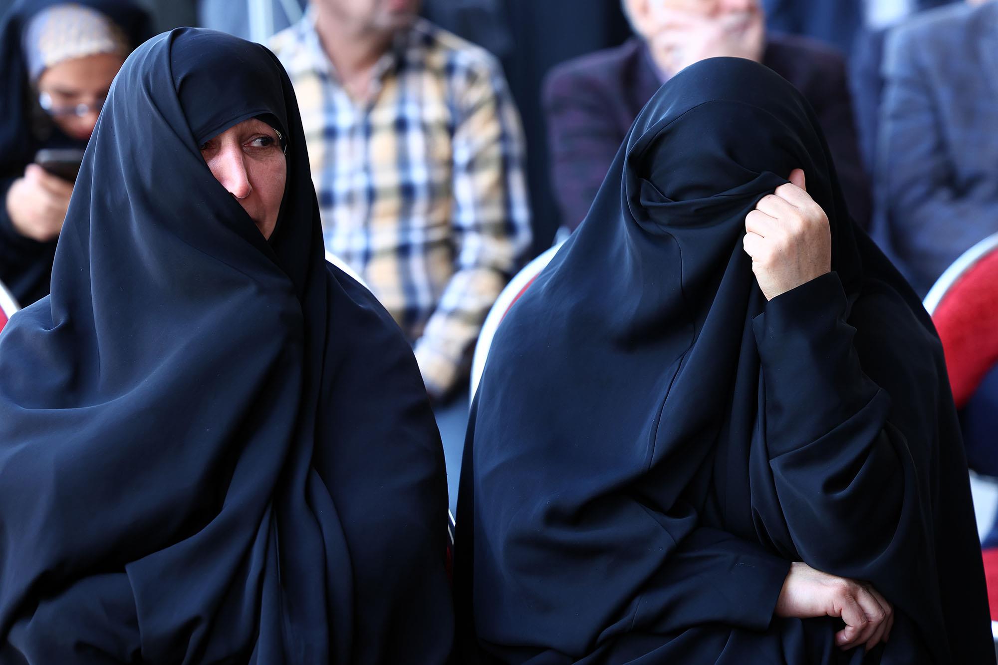 مراسم تجلیل از خانواده های شهدای ورزشکار شاخص کشور 12