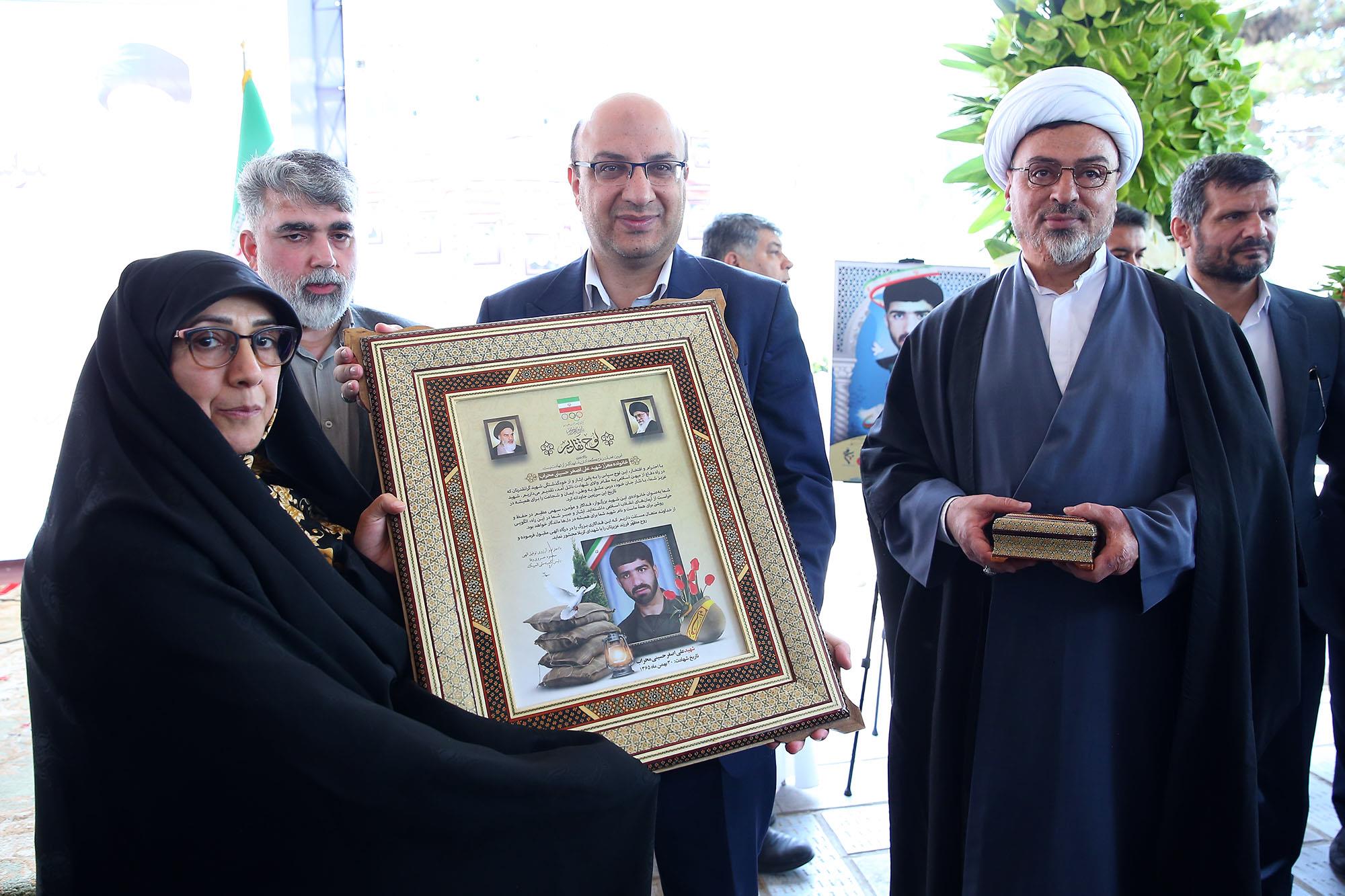 مراسم تجلیل از خانواده های شهدای ورزشکار شاخص کشور 27