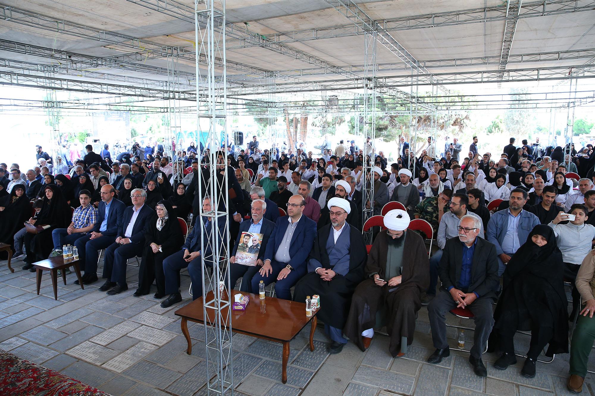 مراسم تجلیل از خانواده های شهدای ورزشکار شاخص کشور 32