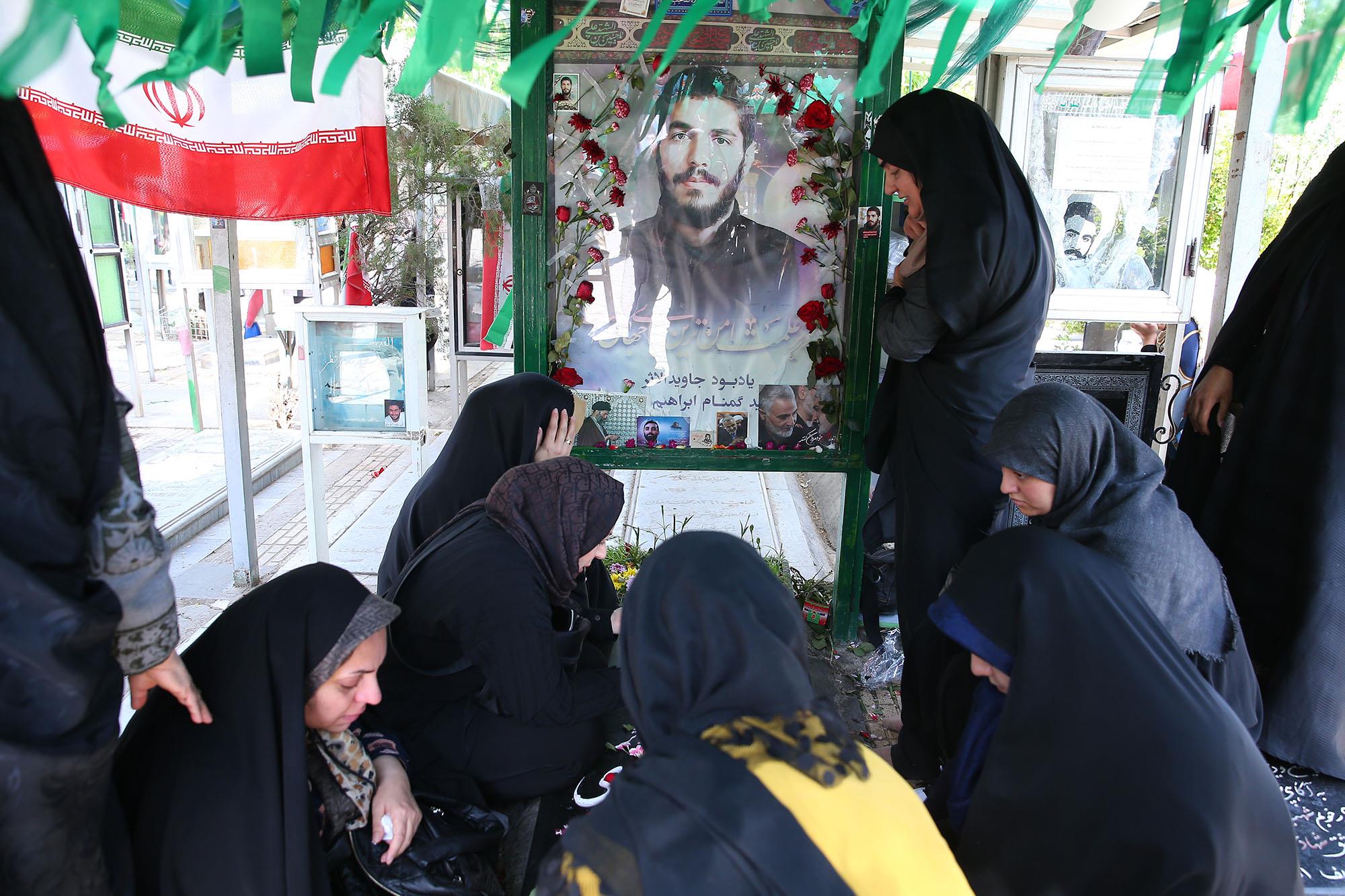 مراسم تجلیل از خانواده های شهدای ورزشکار شاخص کشور 41