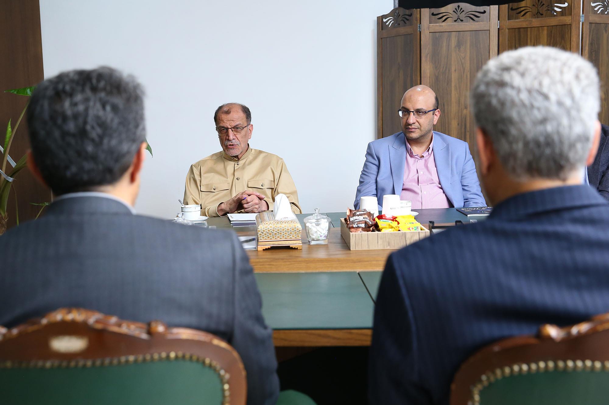 امضای تفاهم نامه همکاری با سازمان ایمیدرو 16