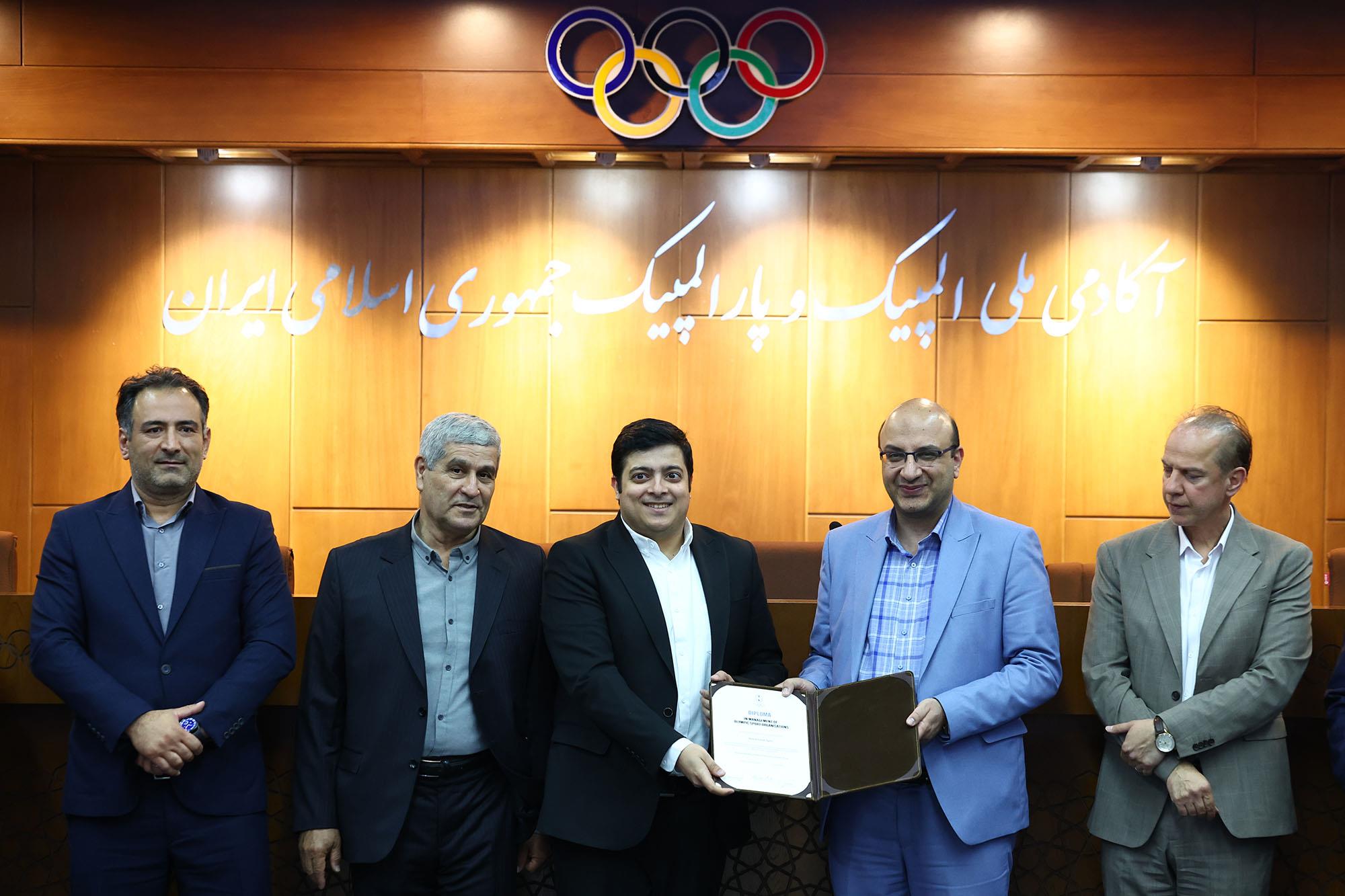 مراسم اختتامیه دهمین دوره و افتتاحیه یازدهمین دوره سولیداریتی مدیریت ورزشی 12