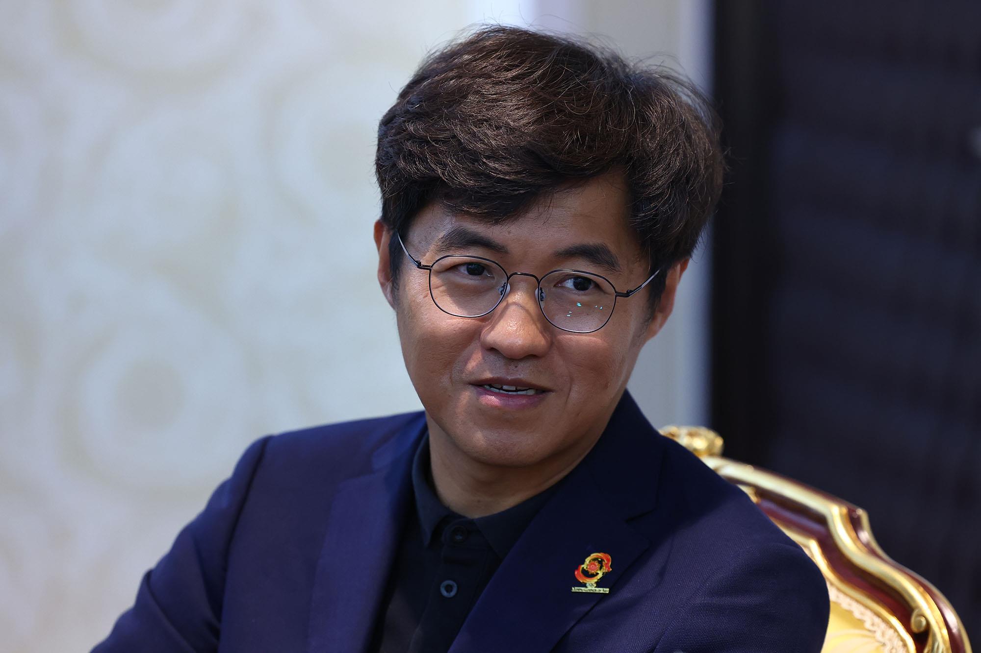 دیدار دبیرکل کمیته ملی المپیک با رییس رسانه ای شورای المپیک آسیا 9